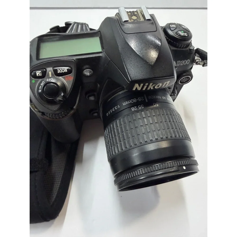 Nikon D200 Digital SLR Camera with AF Nikkor 28-80mm Lens Black DSLR